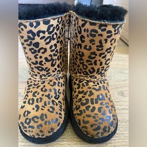 Bailey Bow cheetah Uggs